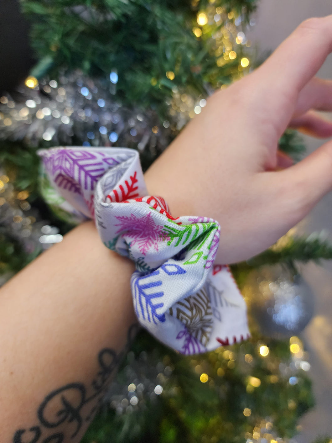 Colourful snowflakes scrunchie