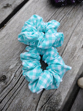 Load image into Gallery viewer, Picnic blanket scrunchie
